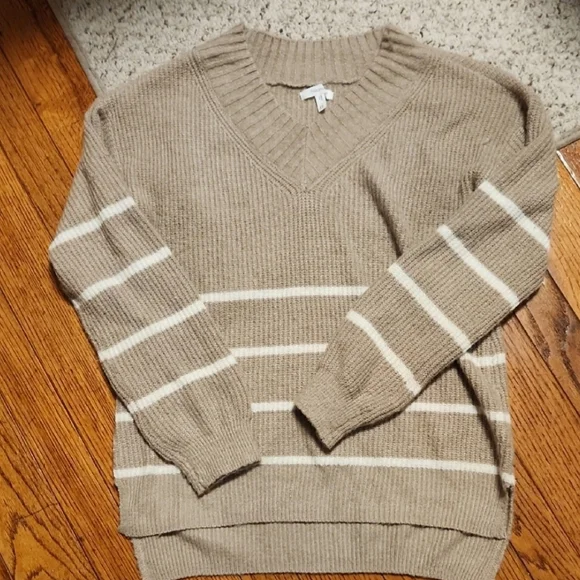 Maurices V-Neck Sweater - Taupe and White - Picture 3 of 3